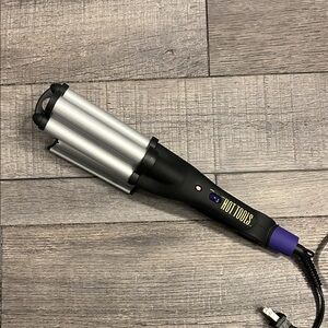 Hot Tools Black and Silver Hair Waver